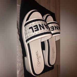 Chanel womens slipper lamb skin